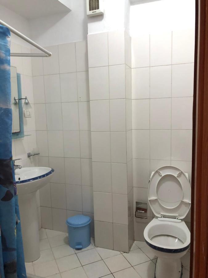 Center Hotel Pirro Химар Екстериор снимка